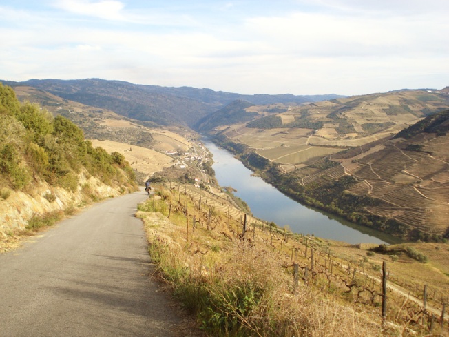 Douro valley, cycling rio Tua, Port wine